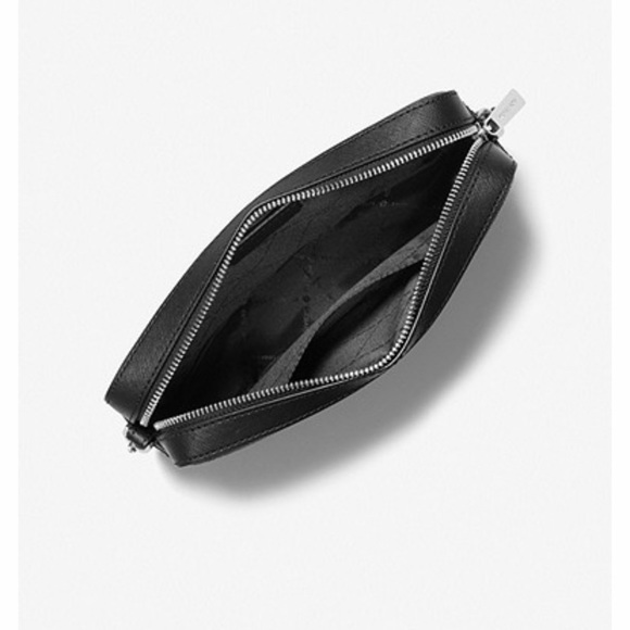 Michael Kors Beautiful Black Crossbody Purse - Picture 2 of 3